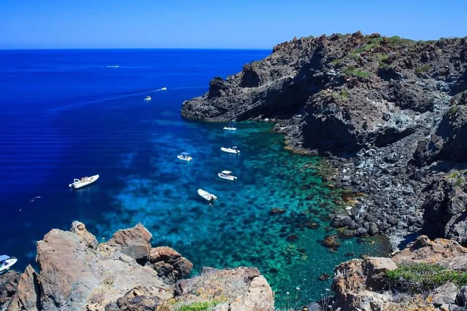 LE CASE DI CICCIO - Casa Girasole Pantelleria Italia